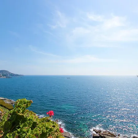 In Near Canyelles Apartman