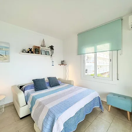 Apartman In Near Canyelles