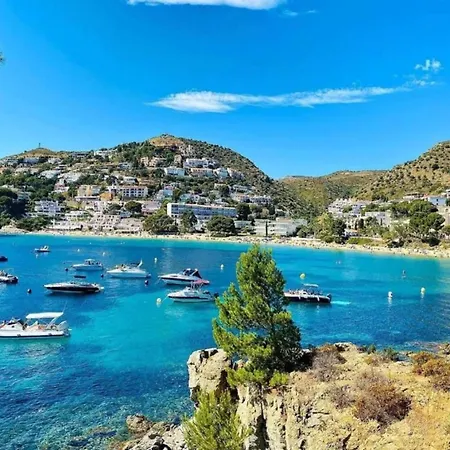 In Near Canyelles Apartman