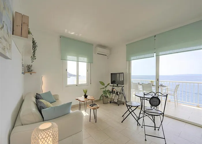 Appartement In Near Canyelles Roses