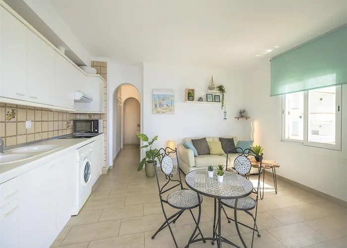 Appartement In Near Canyelles Roses